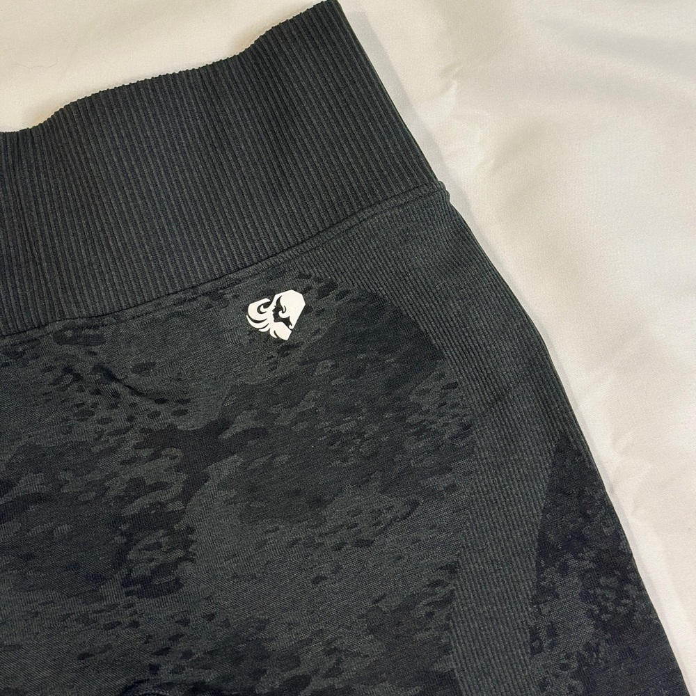 Women's Best Black Patterned Shorts - Picture 3 of 9